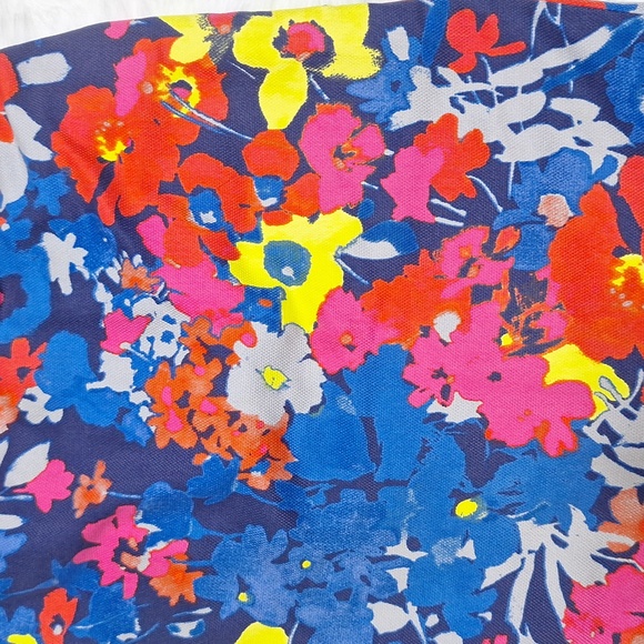 Loft 2P flower pencil skirt with mock slit in back. - Picture 2 of 10